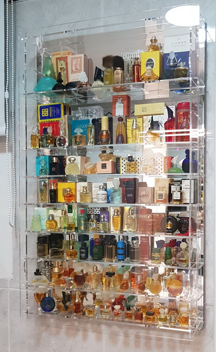 Vitrina expositor metacrilato coleccion de miniaturas perfumes