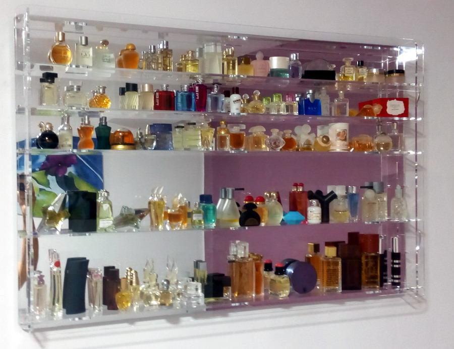 Vitrina expositor metacrilato coleccion de miniaturas perfumes..muebles a  medida barato